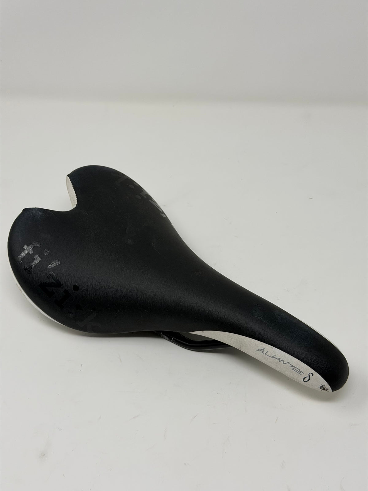 Fizik Aliante Delta Road Saddle
