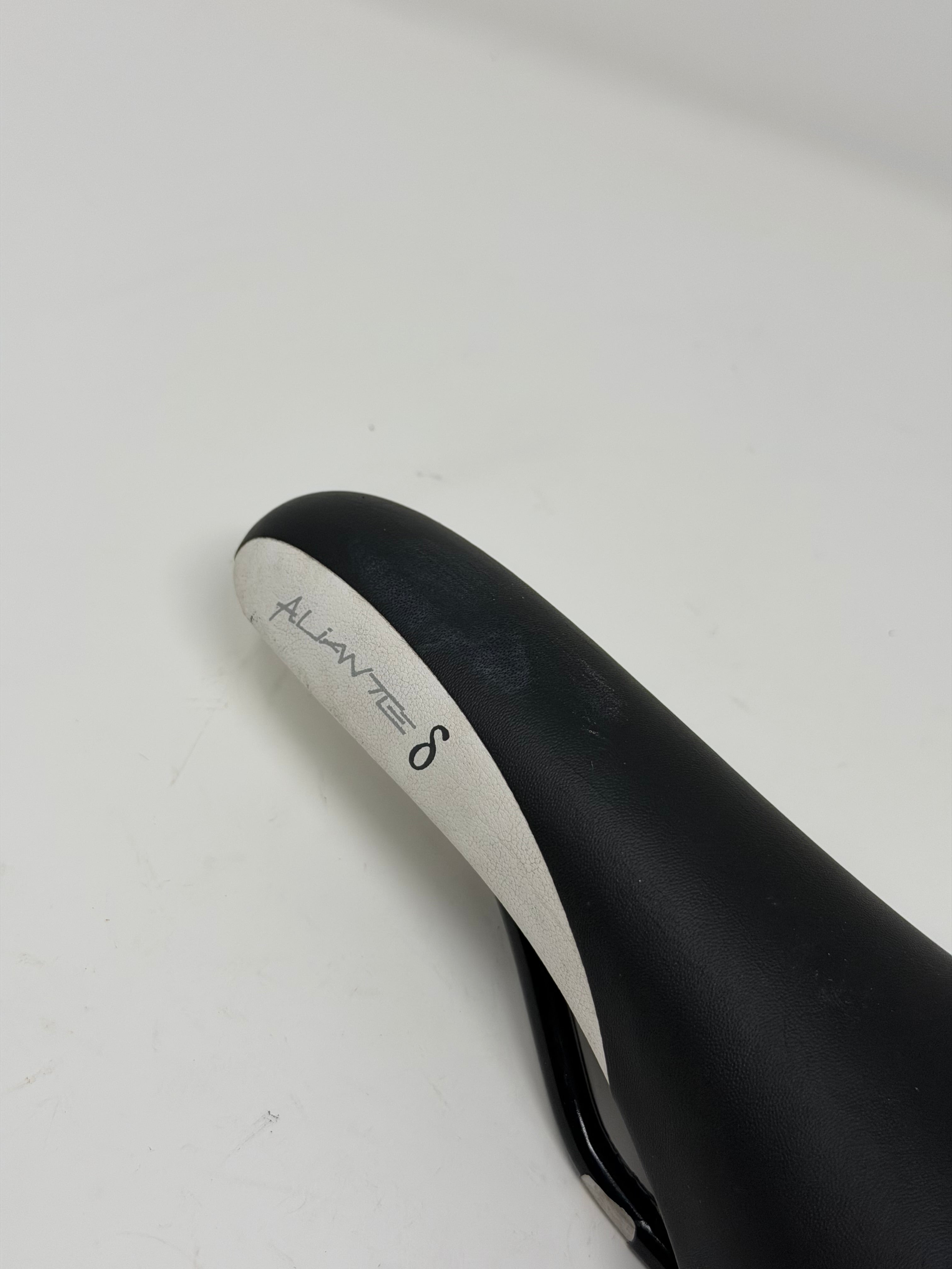 Fizik Aliante Delta Road Saddle