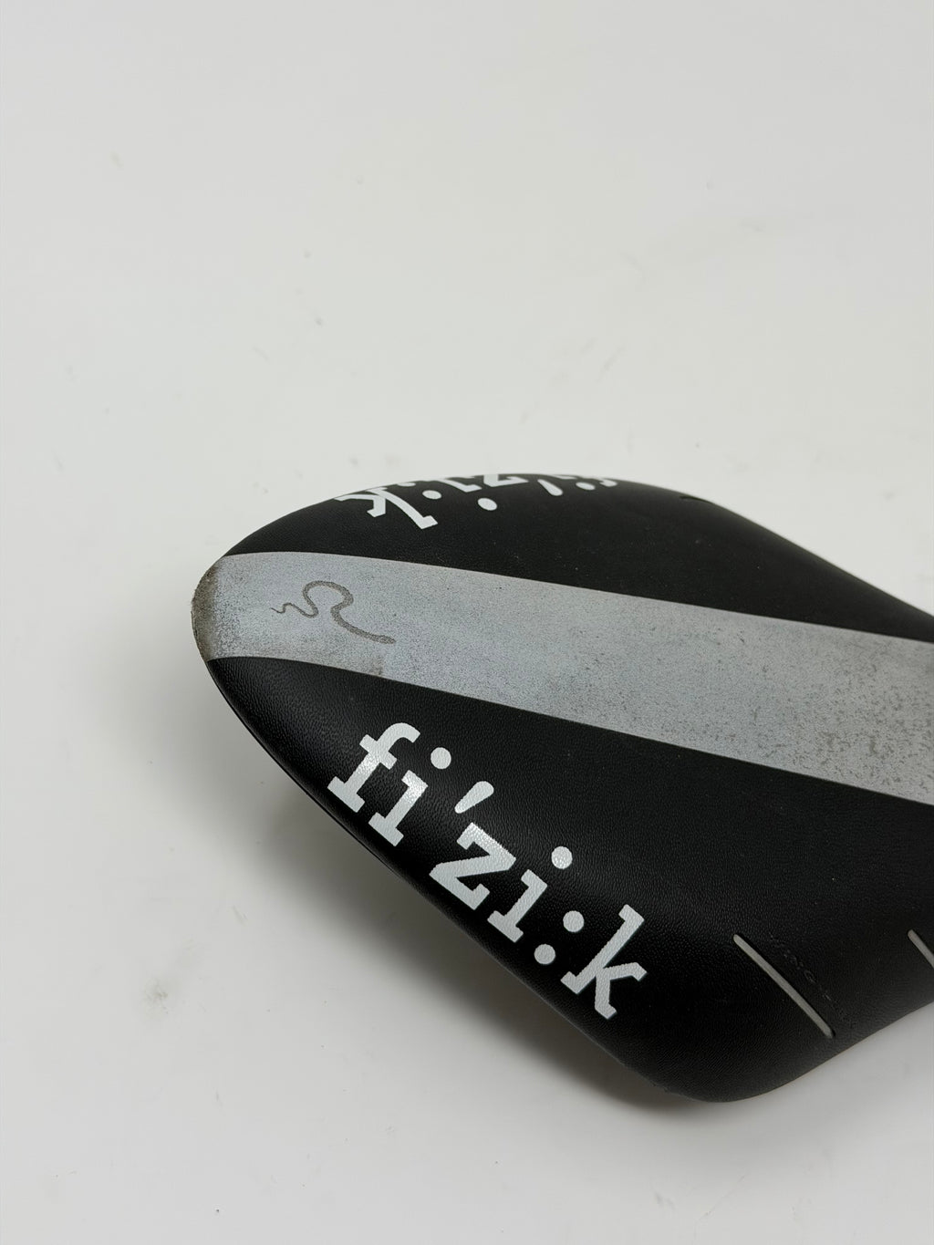 Fizik Arione Road Saddle Reflextive