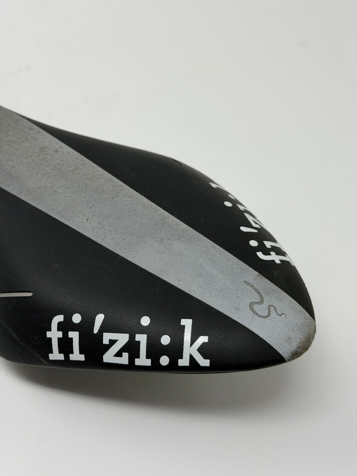 Fizik Arione Road Saddle Reflextive