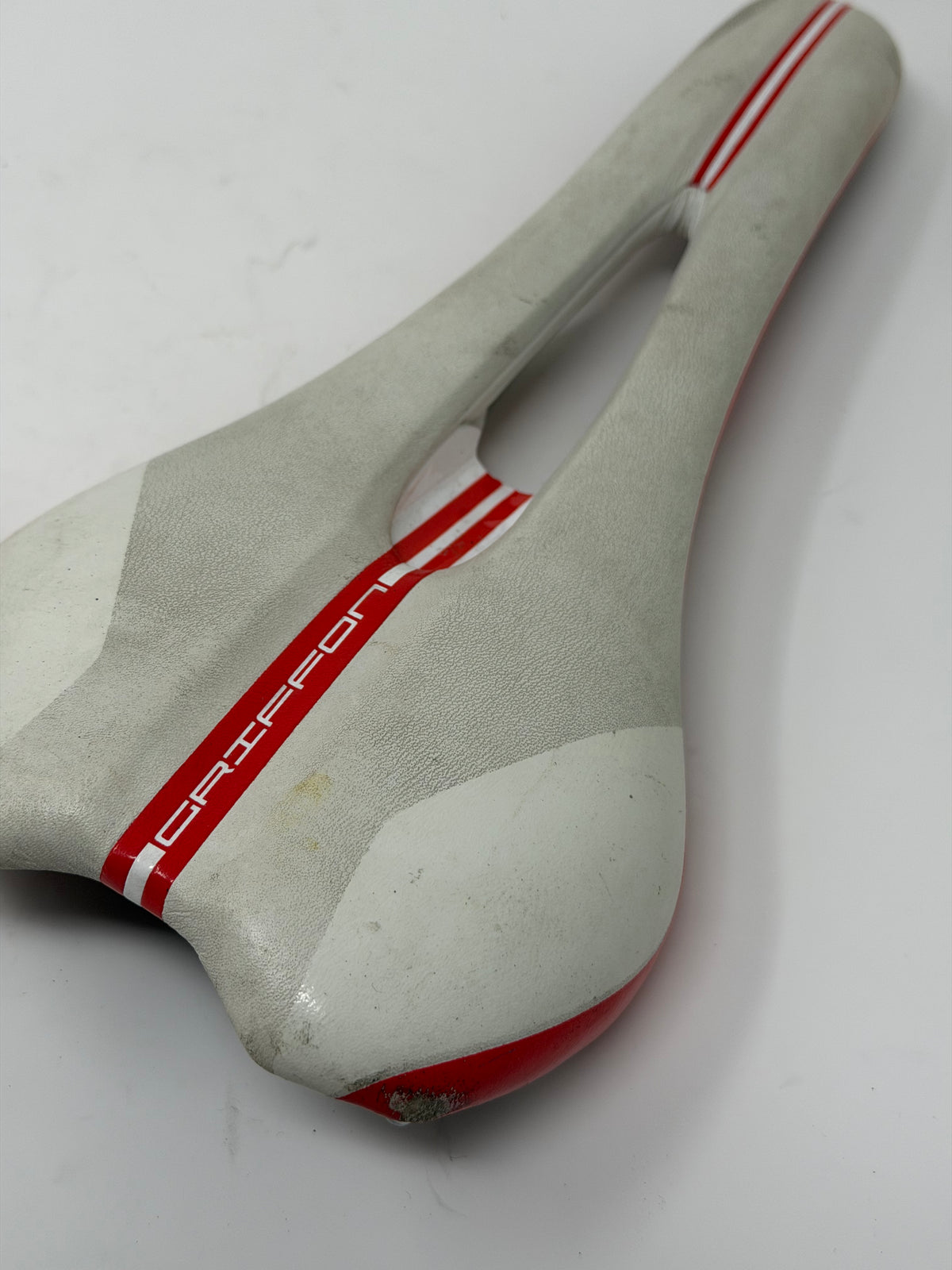 Pro Griffon Road Saddle