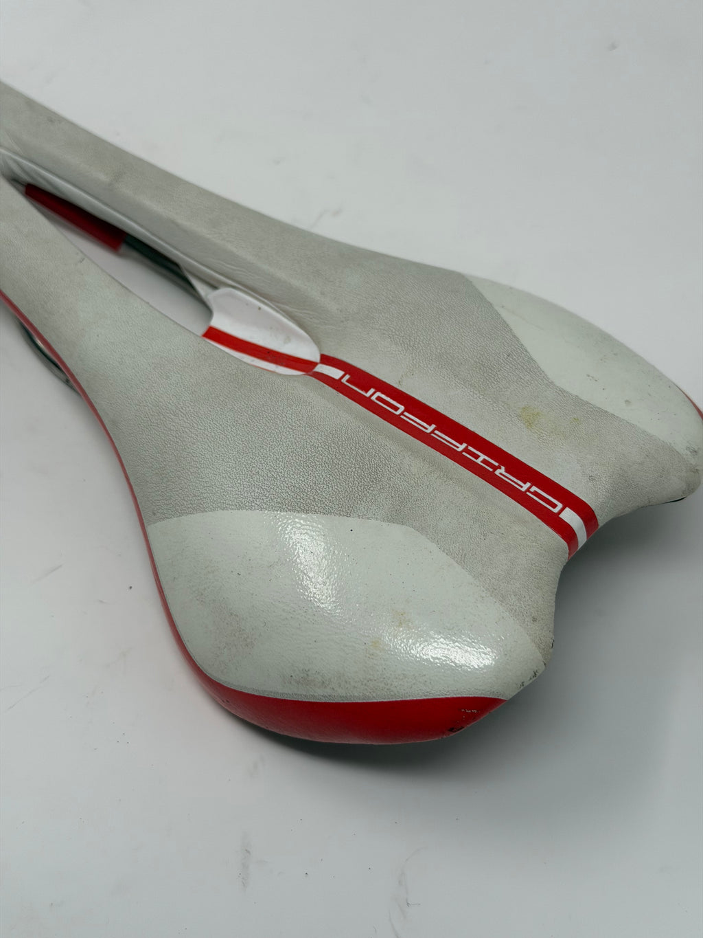 Pro Griffon Road Saddle