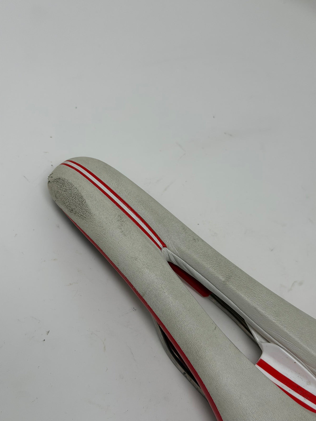 Pro Griffon Road Saddle