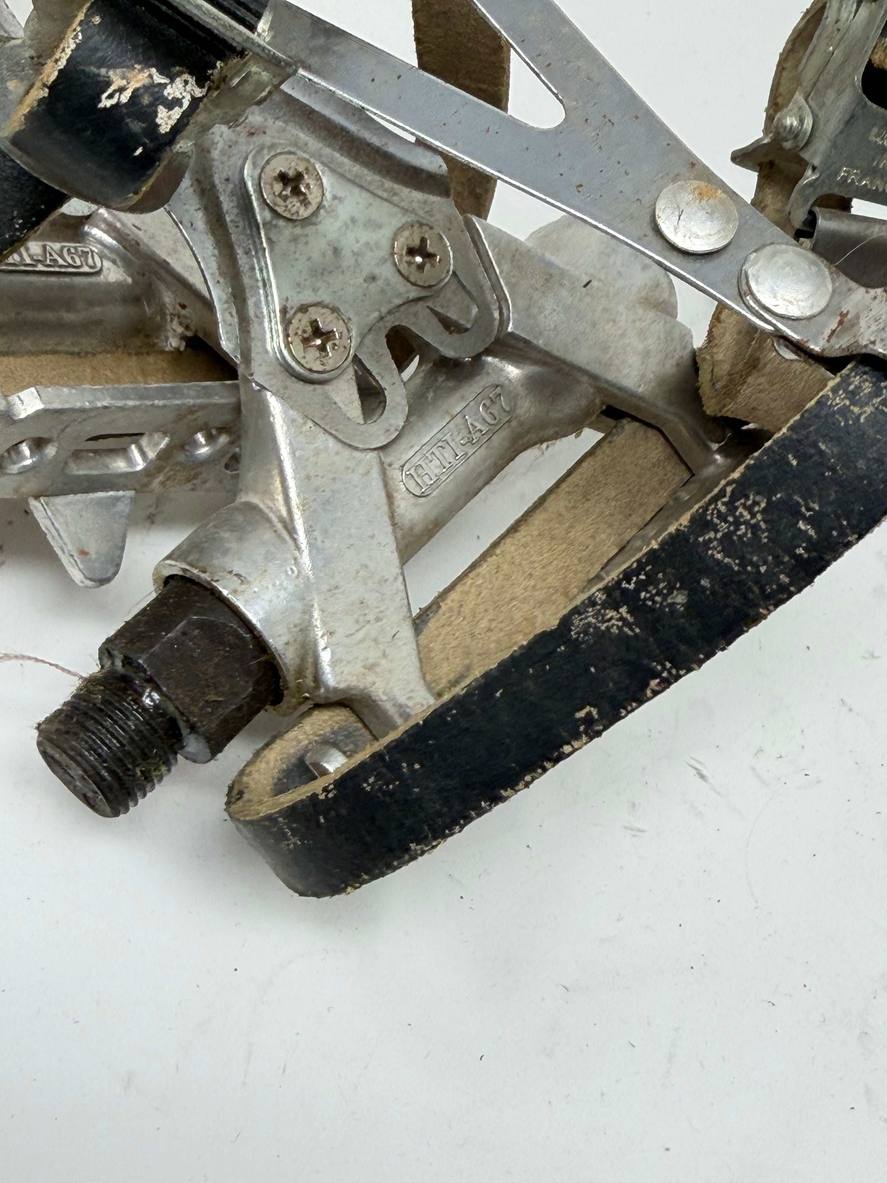Vintage Road Pedals And Clips