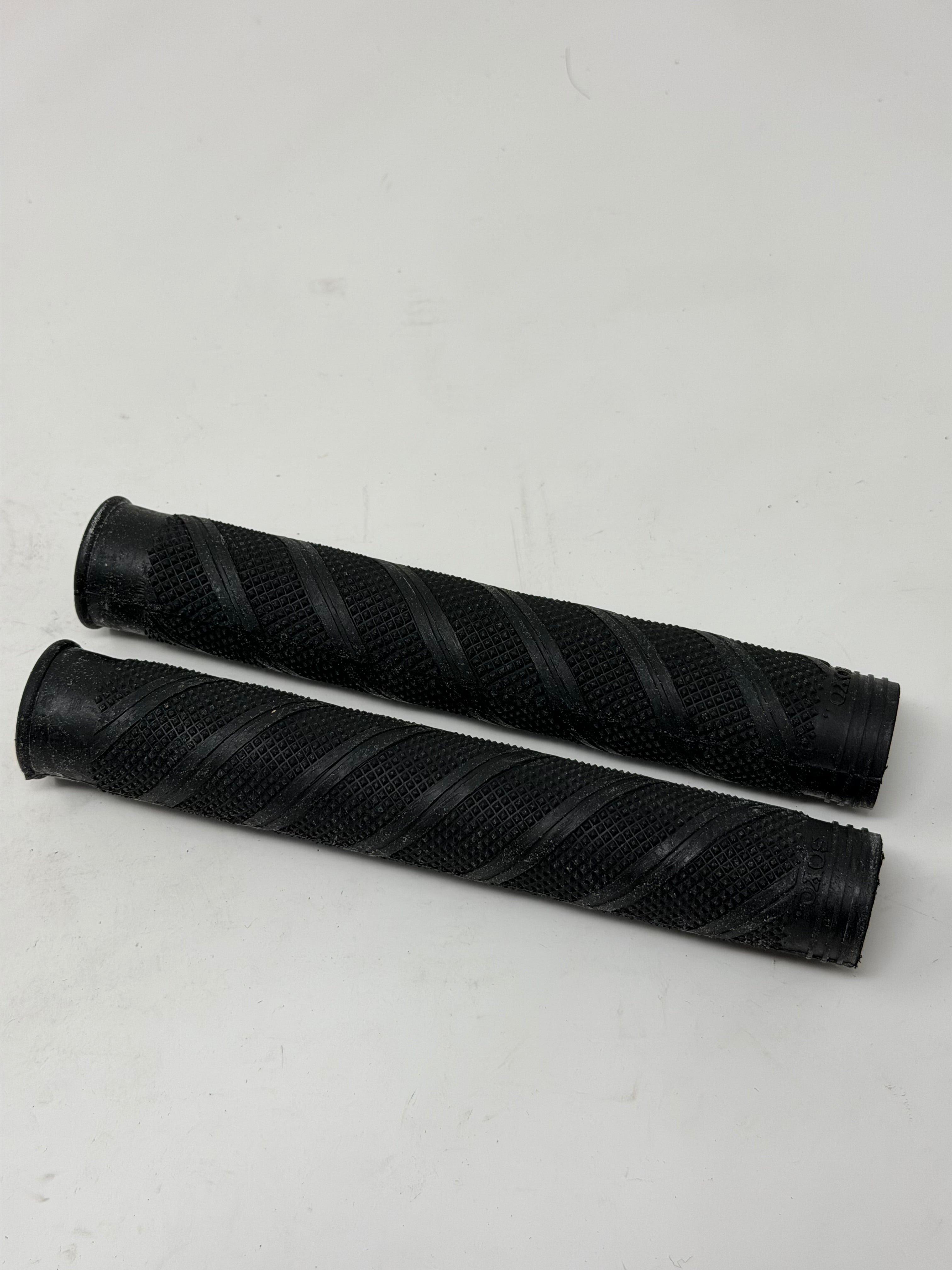 Soyo Long Grips