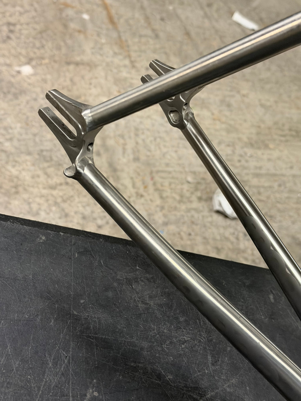 Moda titanium senza track frameset size 56