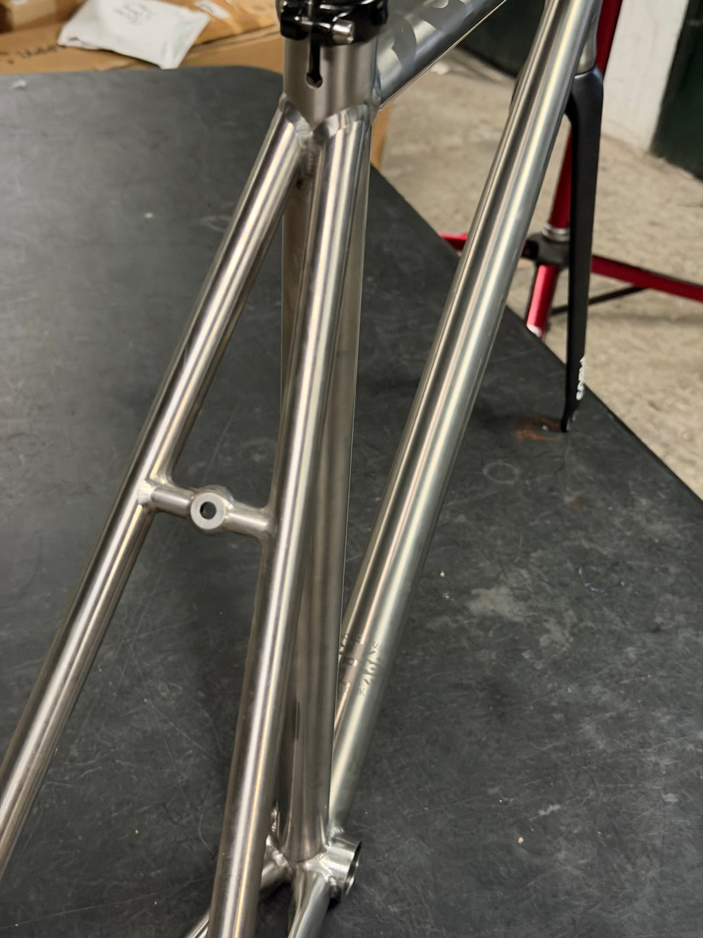 Moda titanium senza track frameset size 56