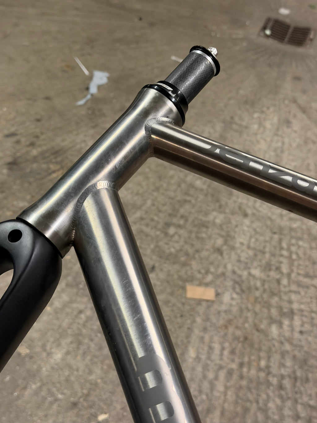 Moda titanium senza track frameset size 56