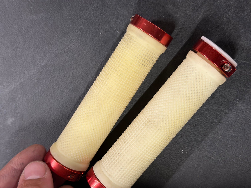 Handlebar Grips Lock On