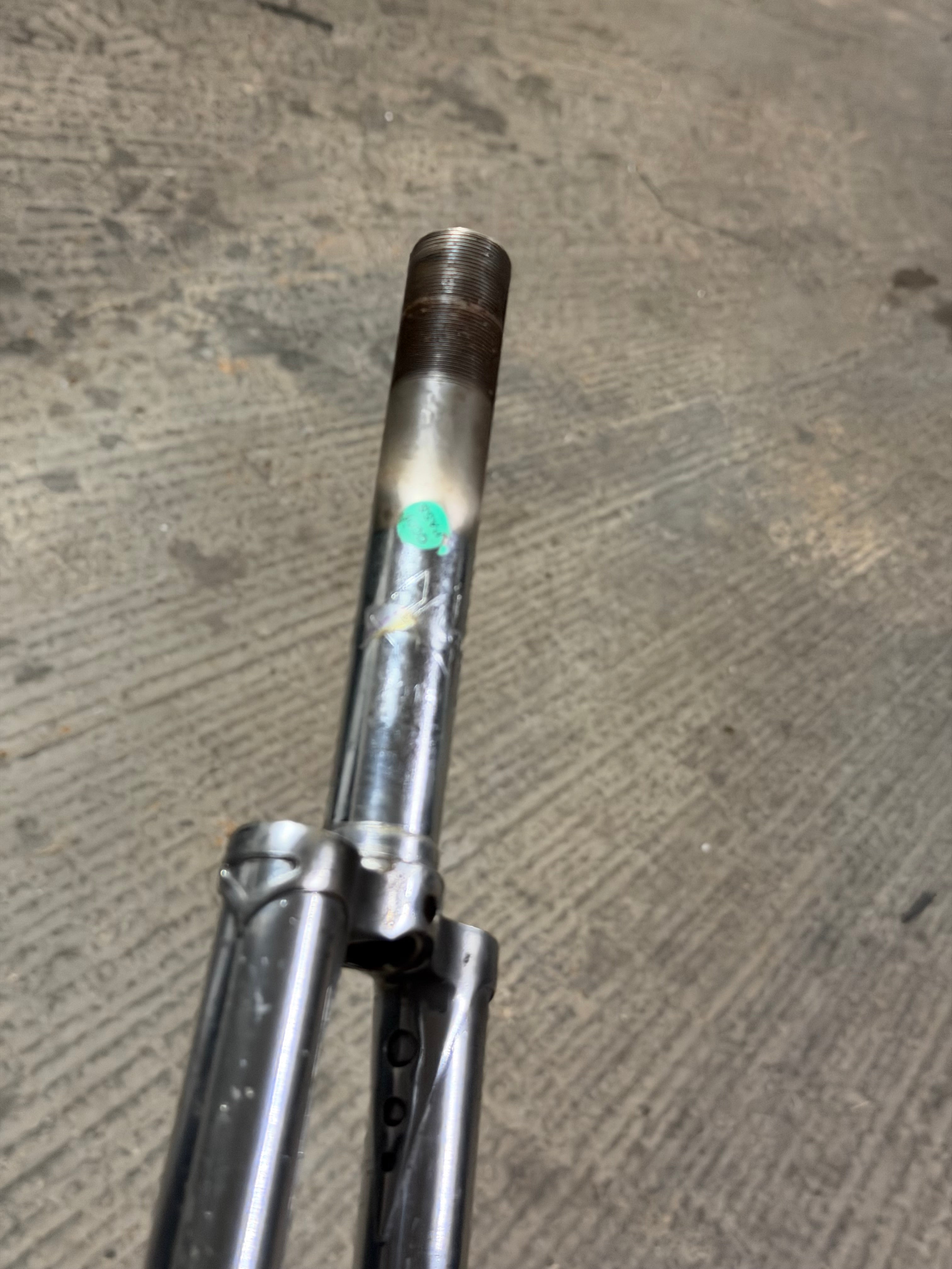 1imnch Threaded Forks 700c