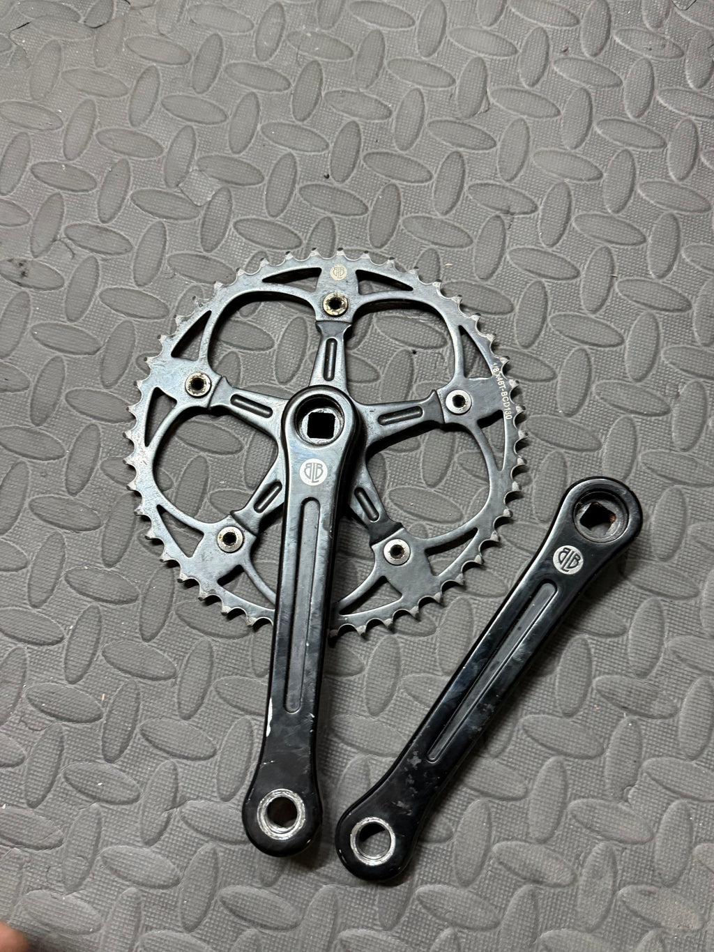 Black BLB track Crankset 165mm 46t