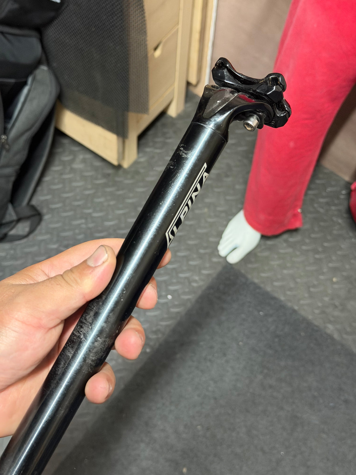 Alpina Seatpost 27.2mm