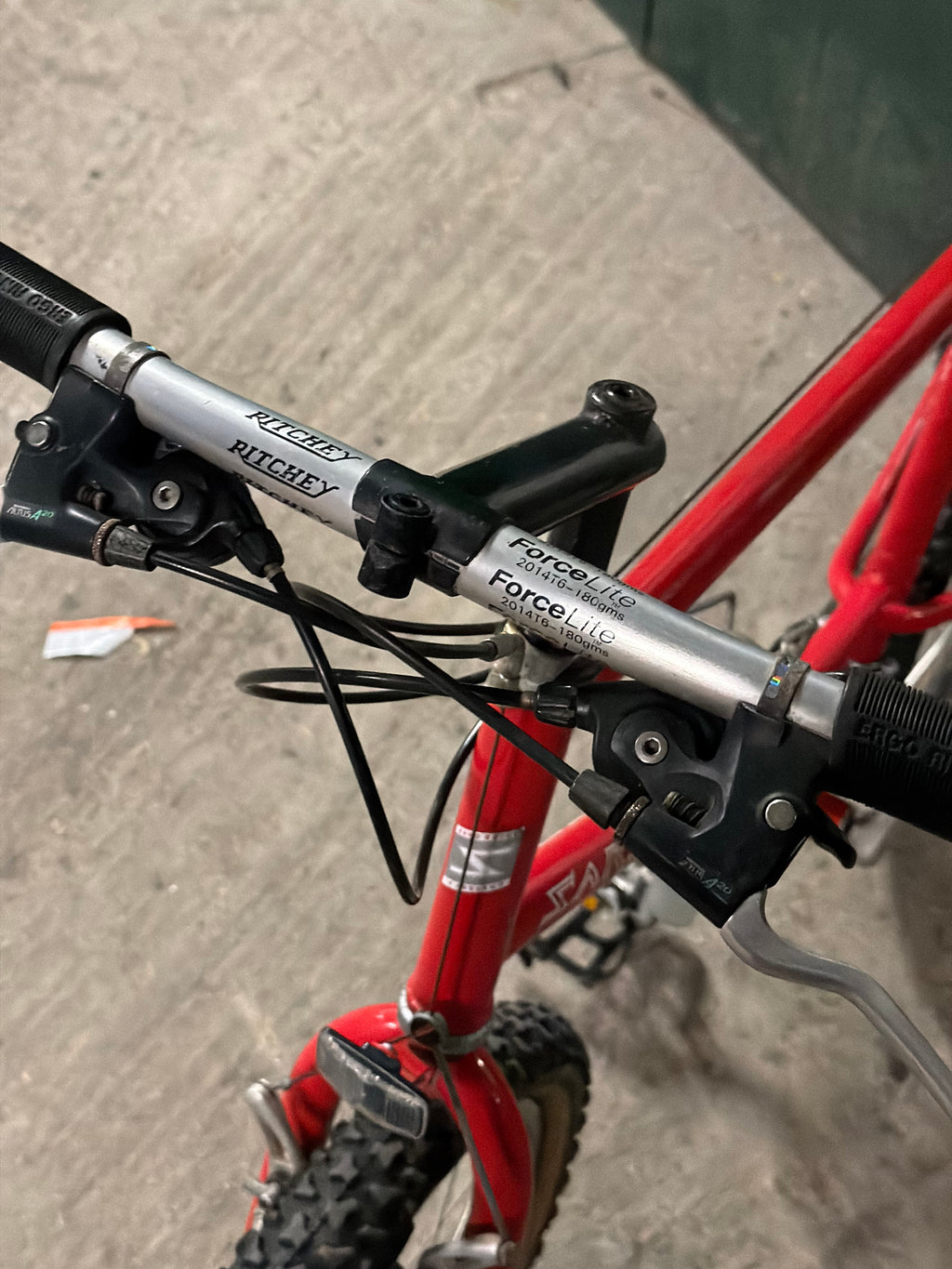 Saracen RaceLite Vintage MTB 26" Mountain Bike – 90s