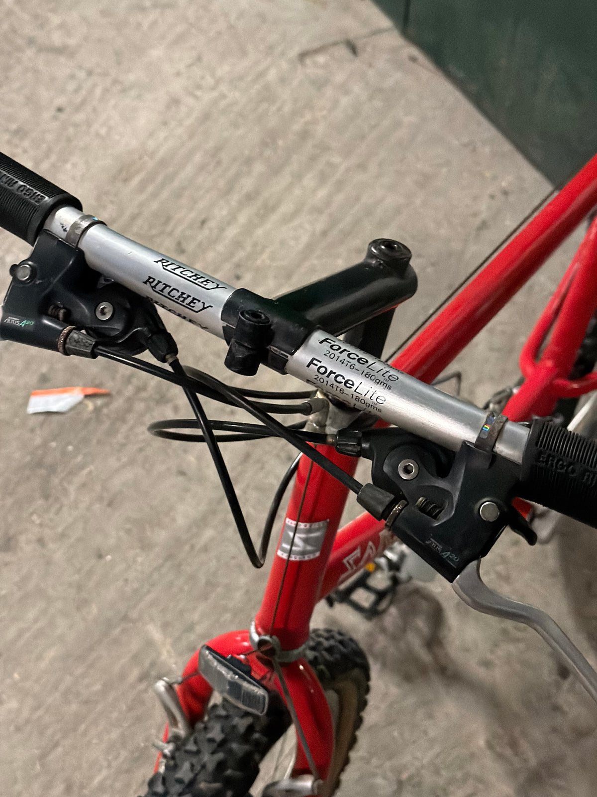 Saracen RaceLite Vintage MTB 26" Mountain Bike – 90s