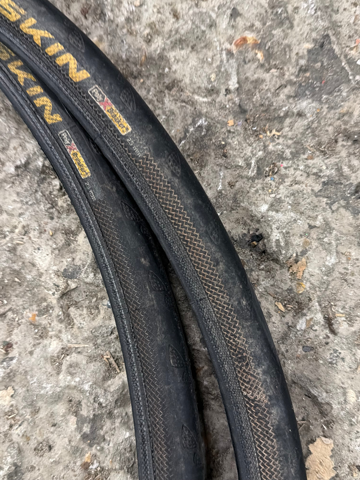 Continental Gatorskin Tyres 700x25c Clincher