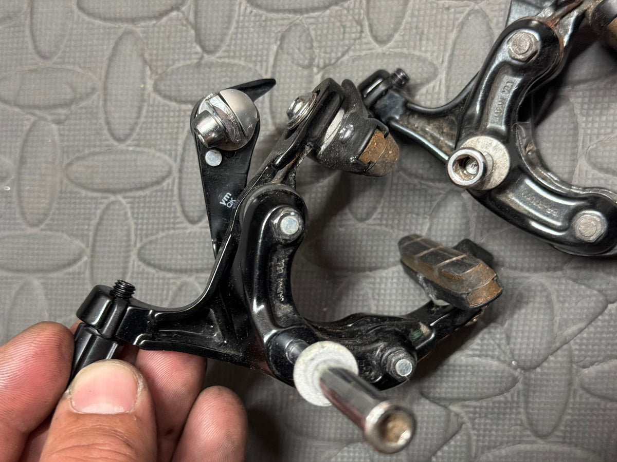 Shimano 105 Brake Caliper Set Front & Rear – Carbon Pads