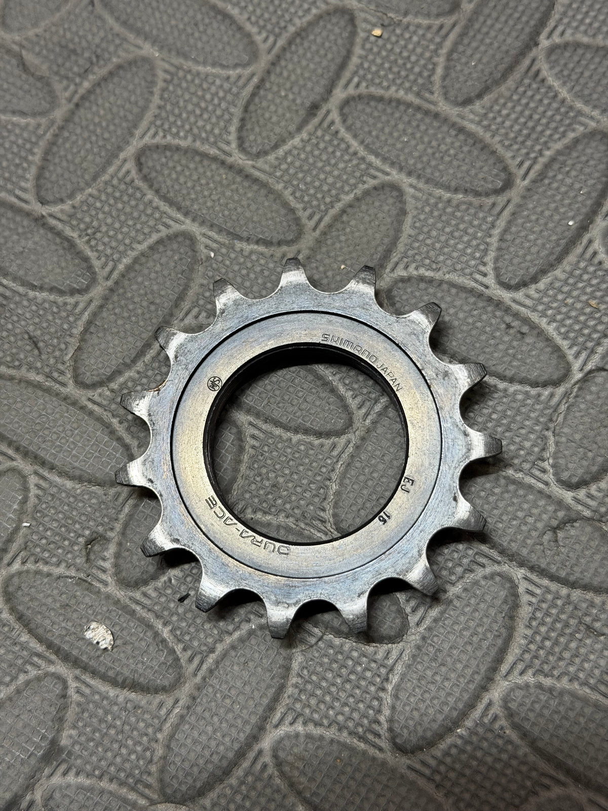 Shimano Dura-Ace Track Sprocket 15T 1/8" – Used