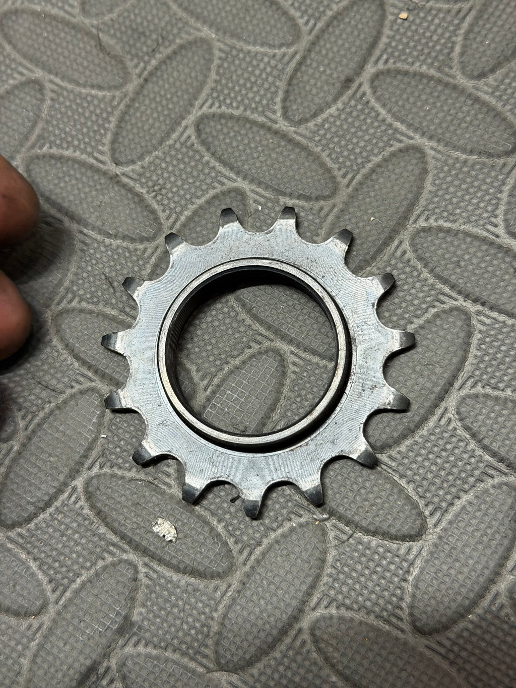 Shimano Dura-Ace Track Sprocket 15T 1/8" – Used