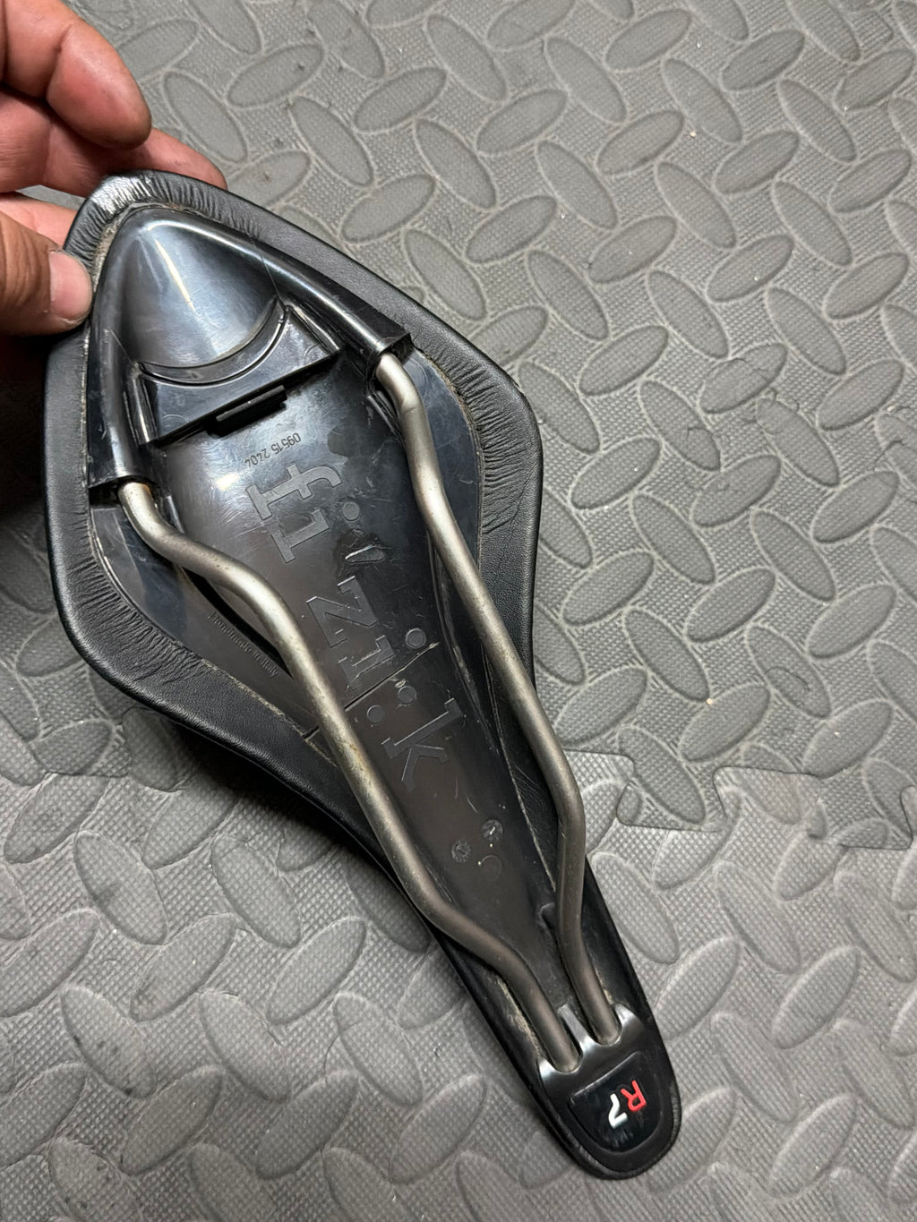 Fizik R7 Bike Saddle