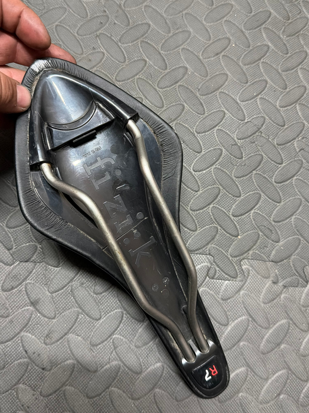 Fizik R7 Bike Saddle