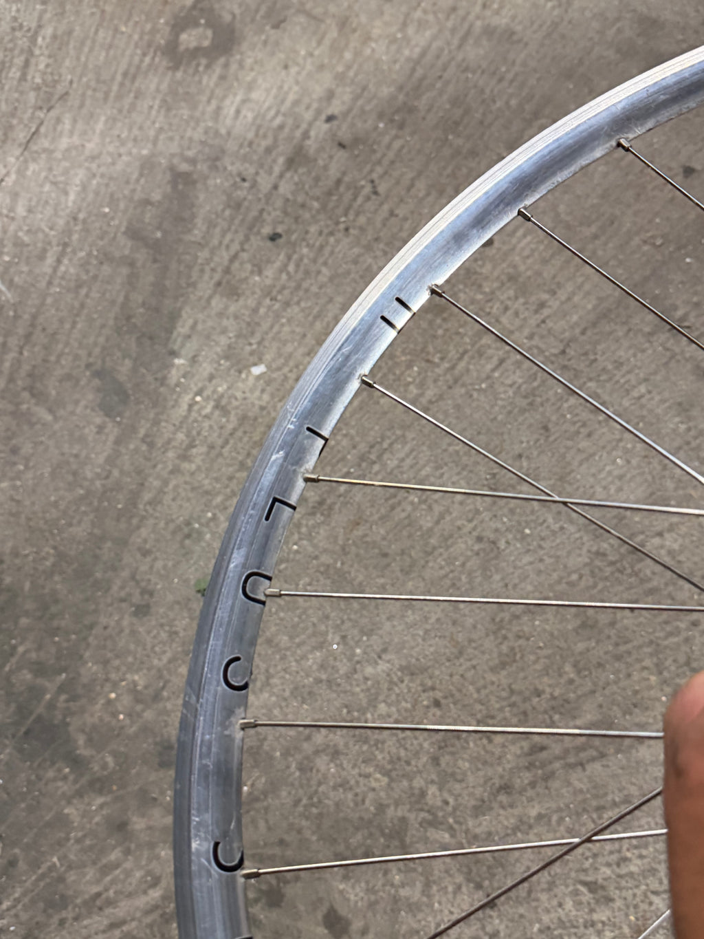 BLB Hub H Plus Son Rim Front Wheel Missing Axle