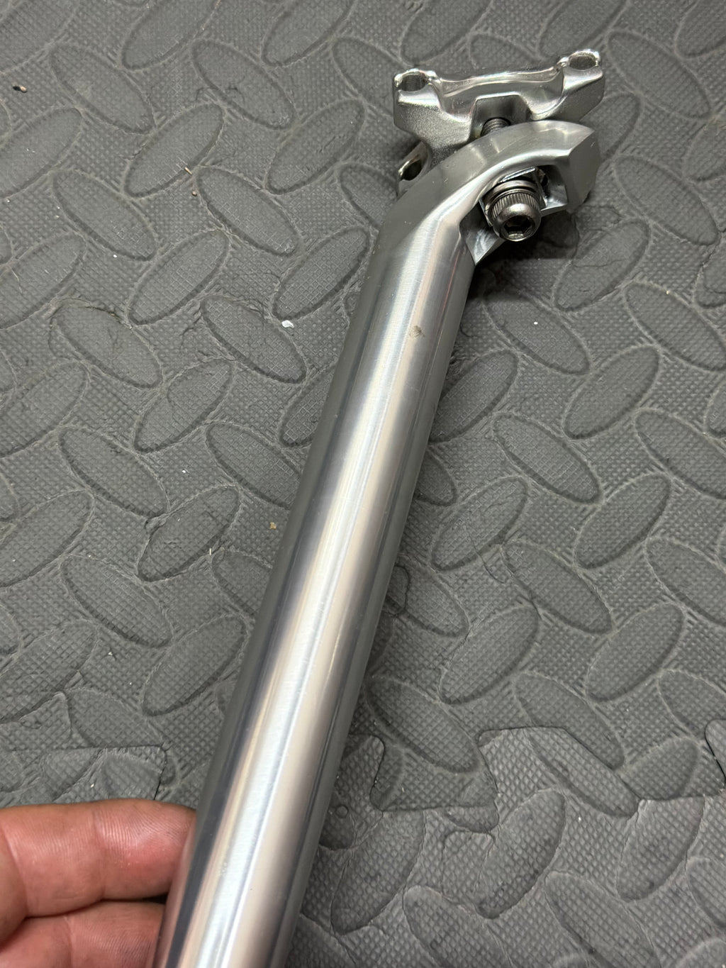 Nitto 65 Aluminium Seatpost 27.2mm