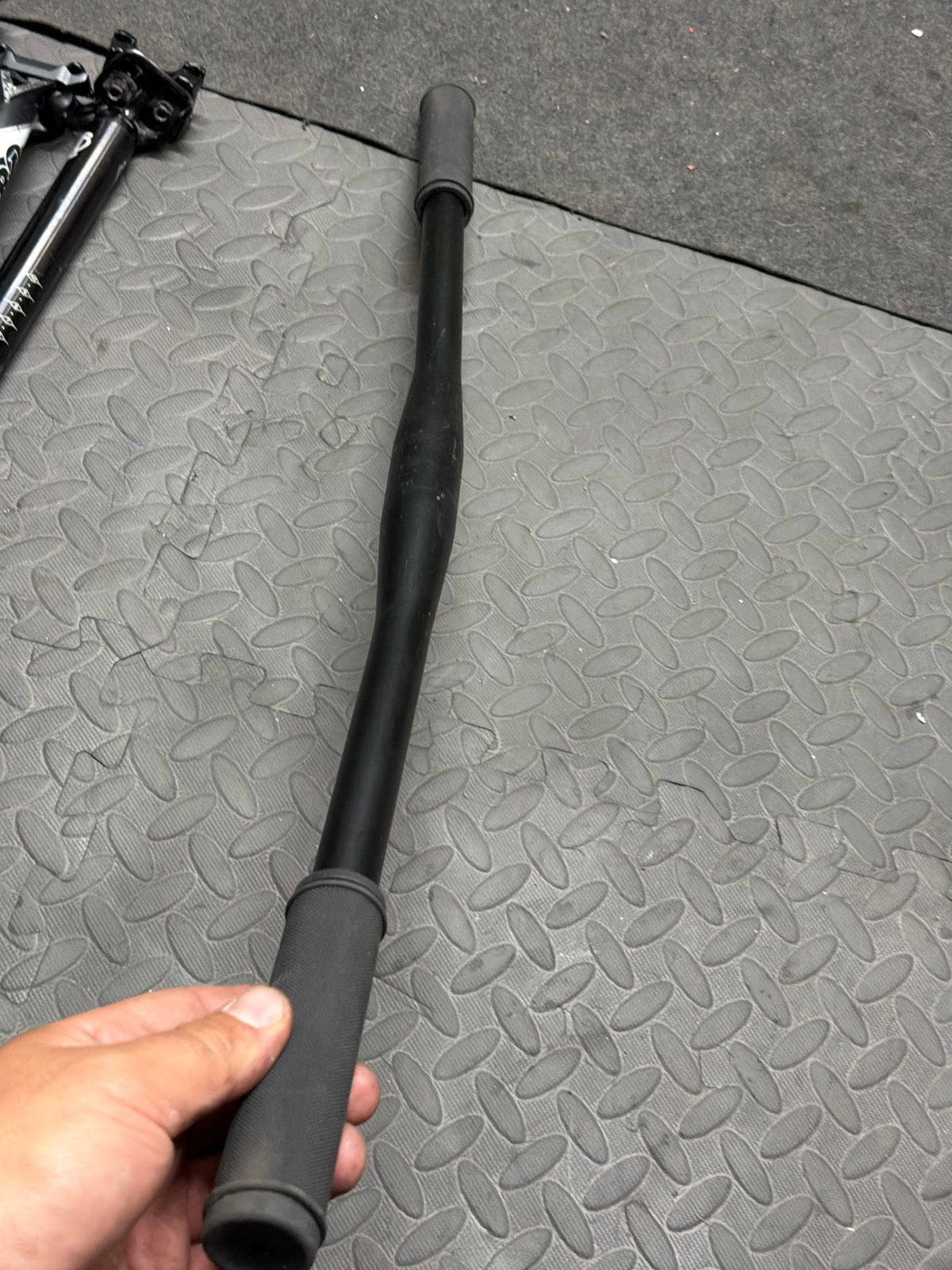 Aluminium Straight Wide Handlebars 31.8mm