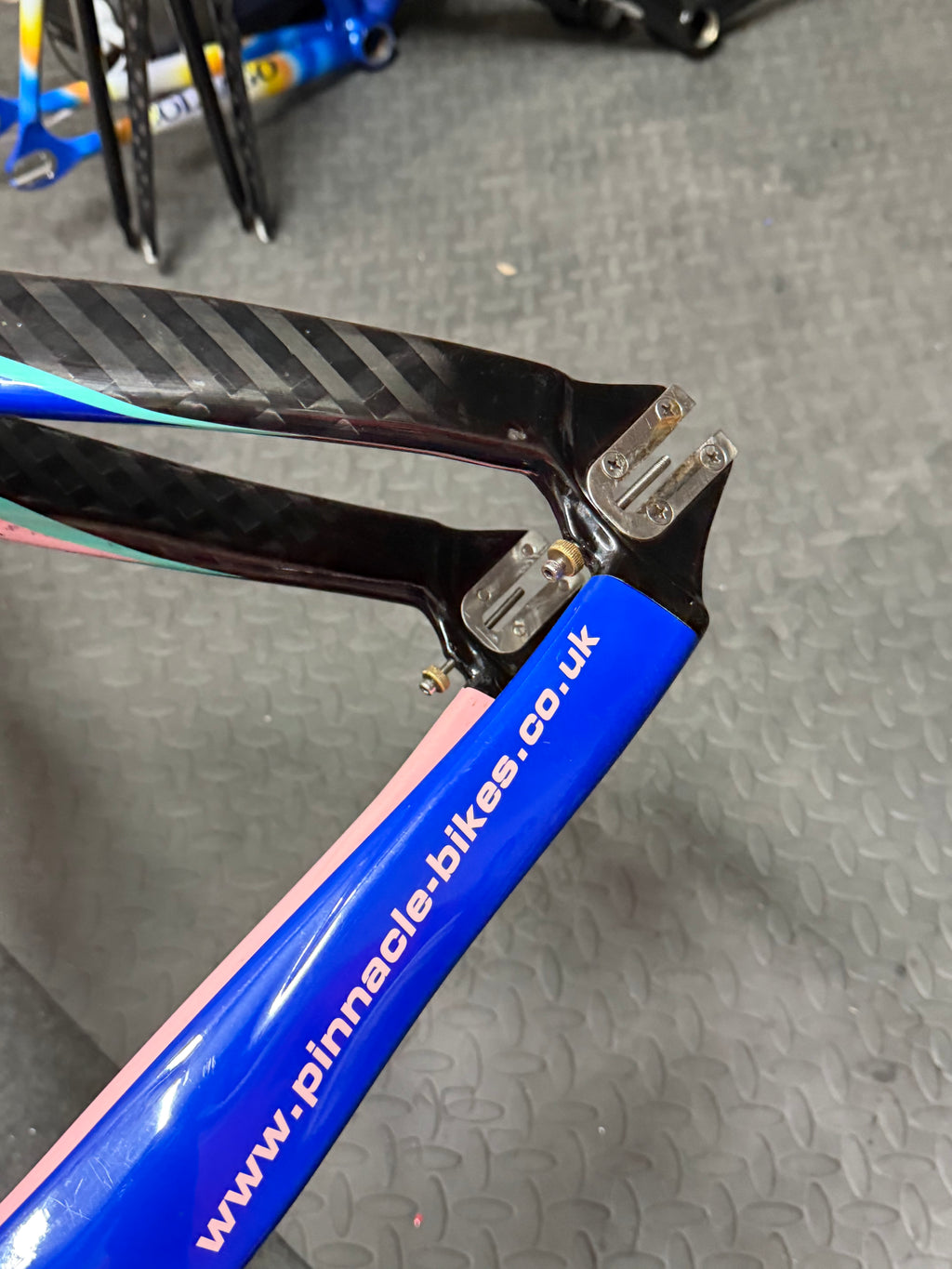 Pinnacle Carbon Track Frameset Evans Custom Size 57