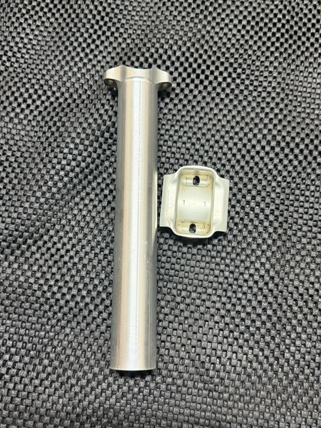 Thomson 31.6 Missing Base and Bolts 23cm