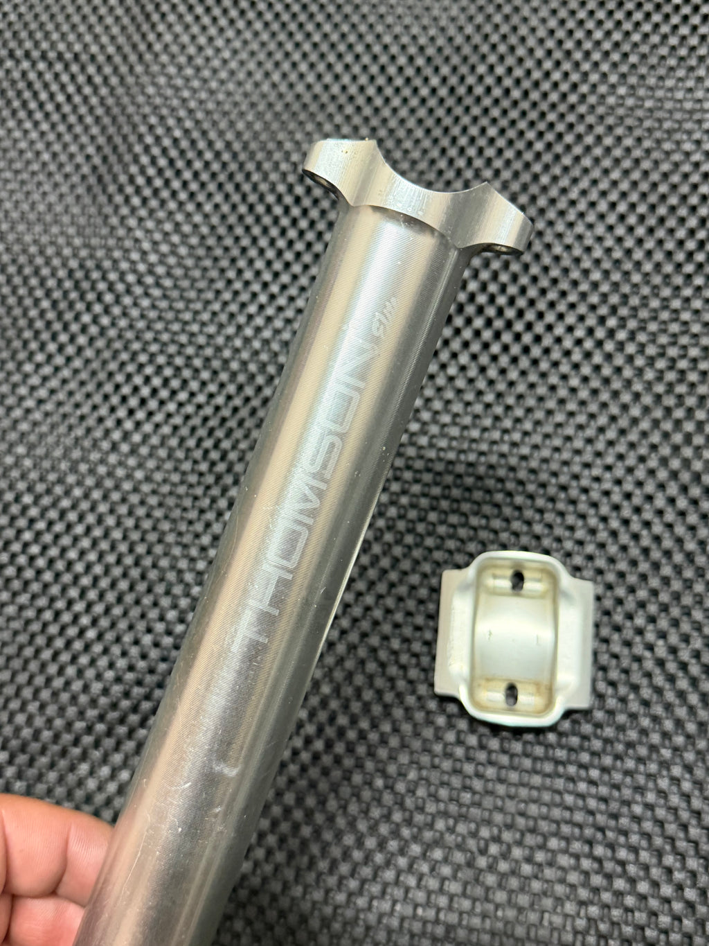 Thomson 31.6 Missing Base and Bolts 23cm
