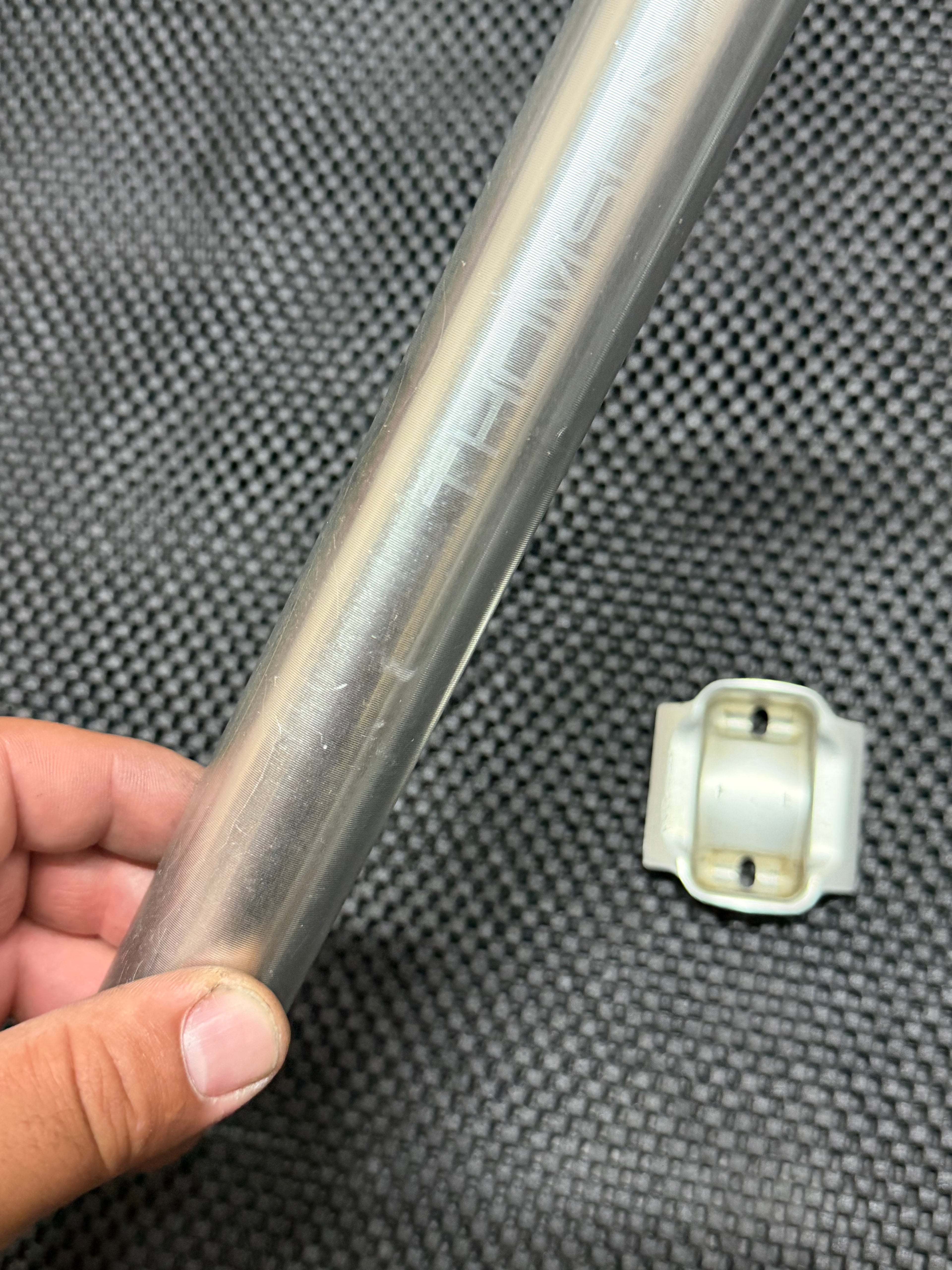 Thomson 31.6 Missing Base and Bolts 23cm