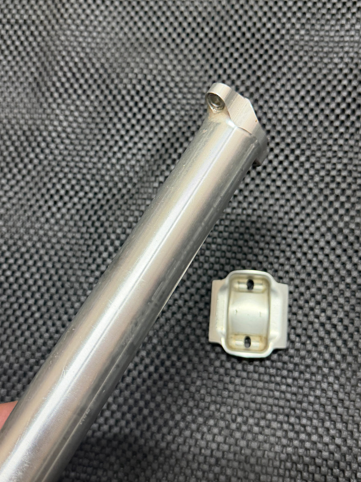 Thomson 31.6 Missing Base and Bolts 23cm