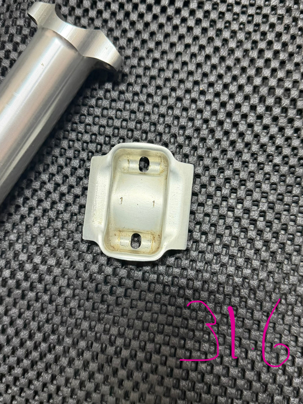 Thomson 31.6 Missing Base and Bolts 23cm