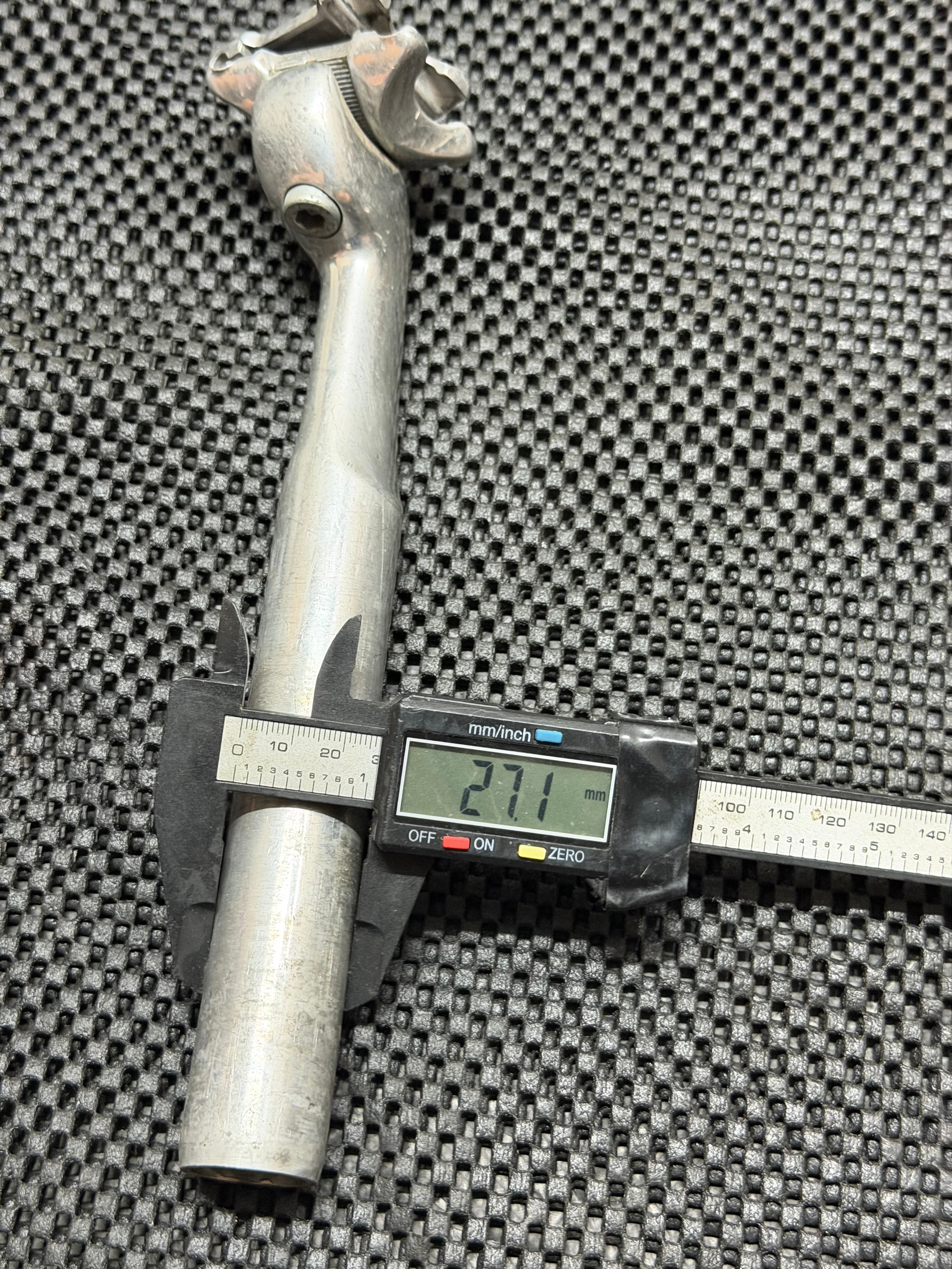 Vintage Aero Seatpost 27.2