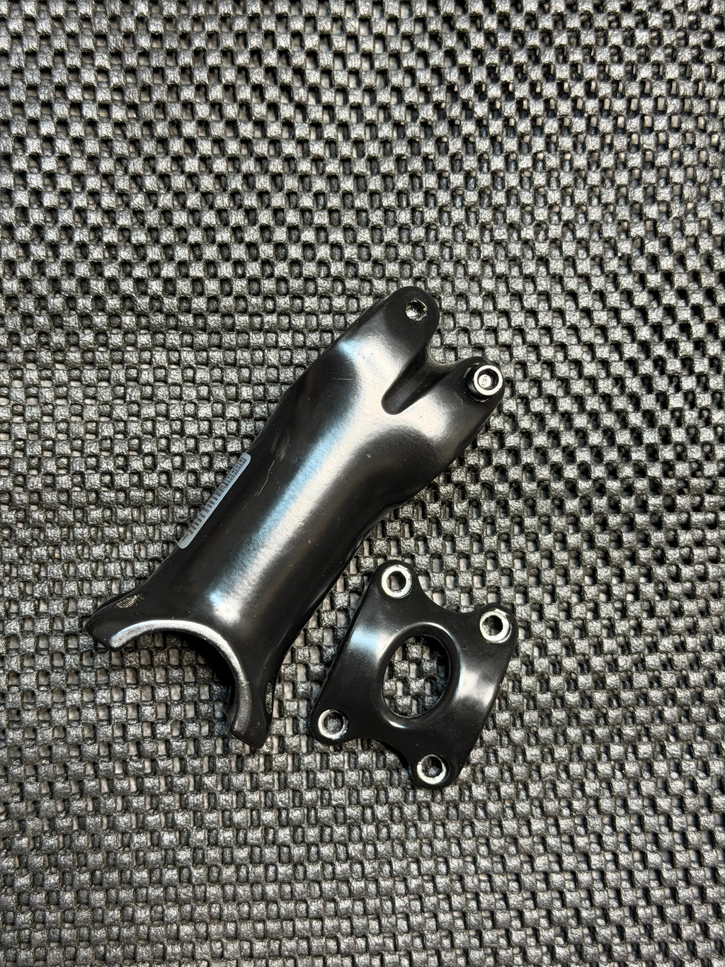 Stem 90mm 31.8 missing Bolts