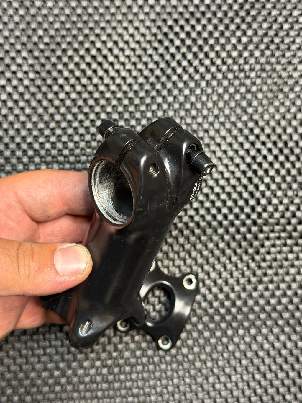 Stem 90mm 31.8 missing Bolts