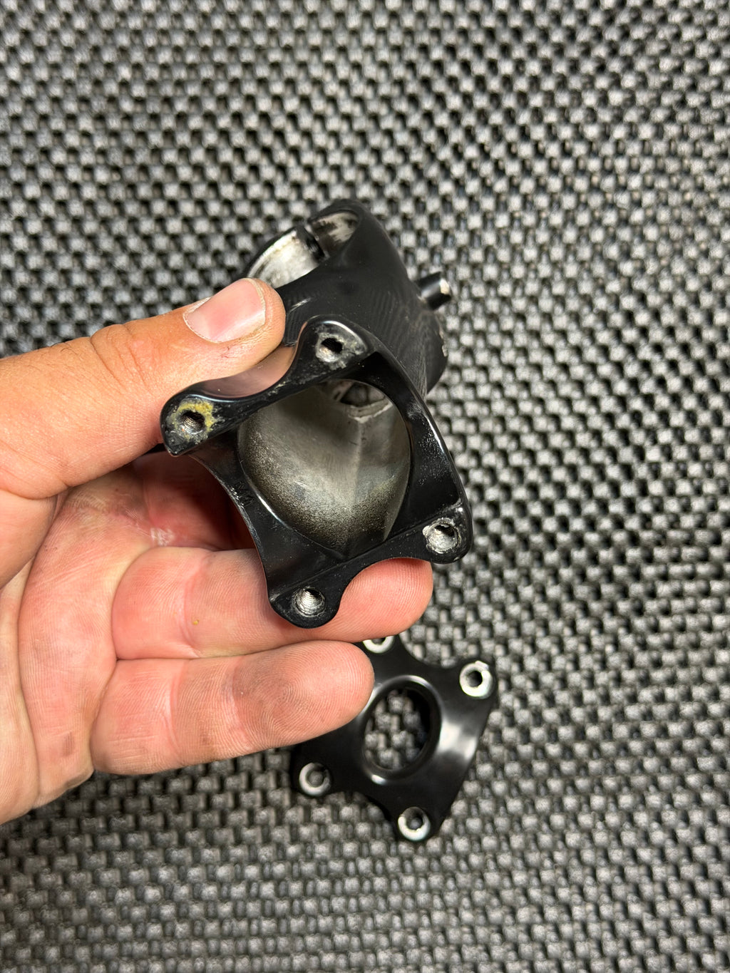 Stem 90mm 31.8 missing Bolts