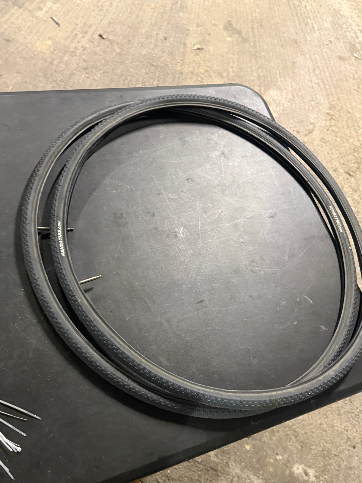 Kenda Gravel City Bicycle Tyre 700x25c by Kenda at Miclo Bikes