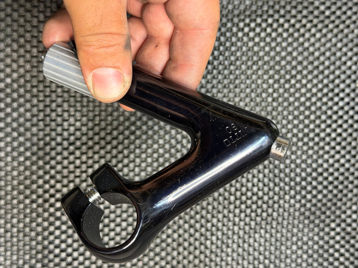 Nitto 80 Jaguar Quil Stem Black