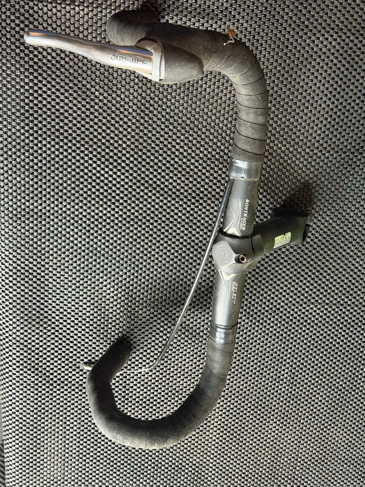 Bontrager Handlebars 40cm Stem 120mm and Brake Lever