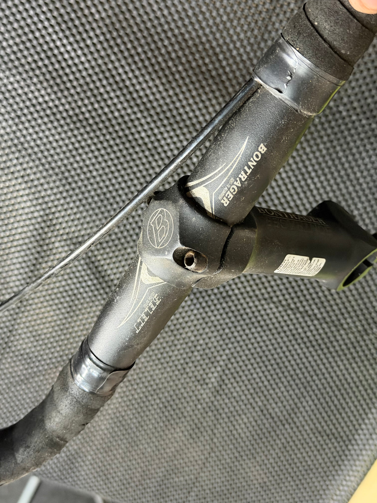 Bontrager Handlebars 40cm Stem 120mm and Brake Lever