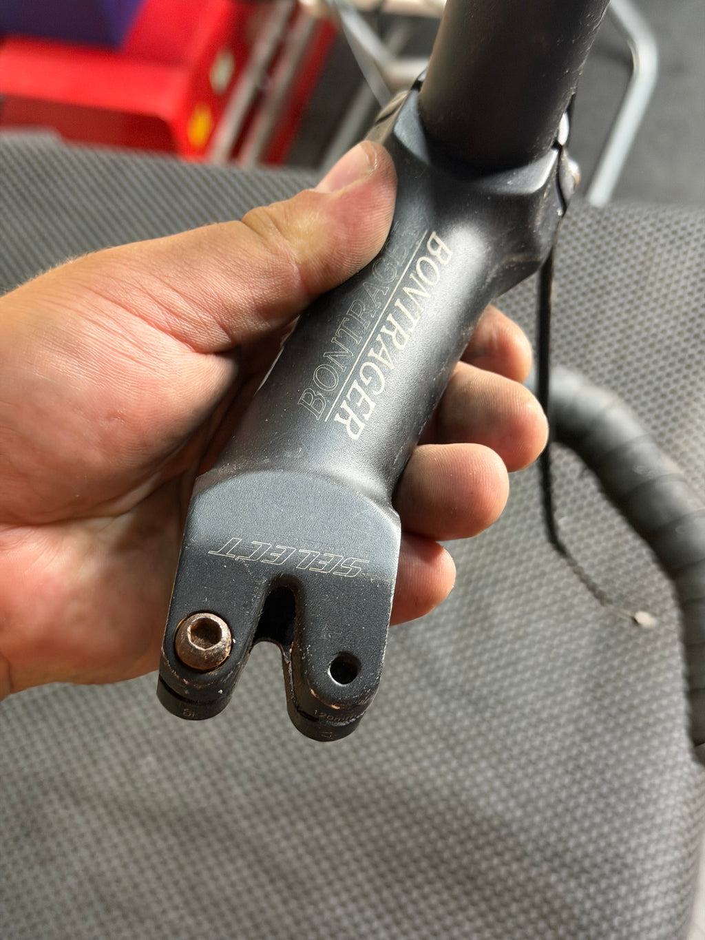 Bontrager Handlebars 40cm Stem 120mm and Brake Lever