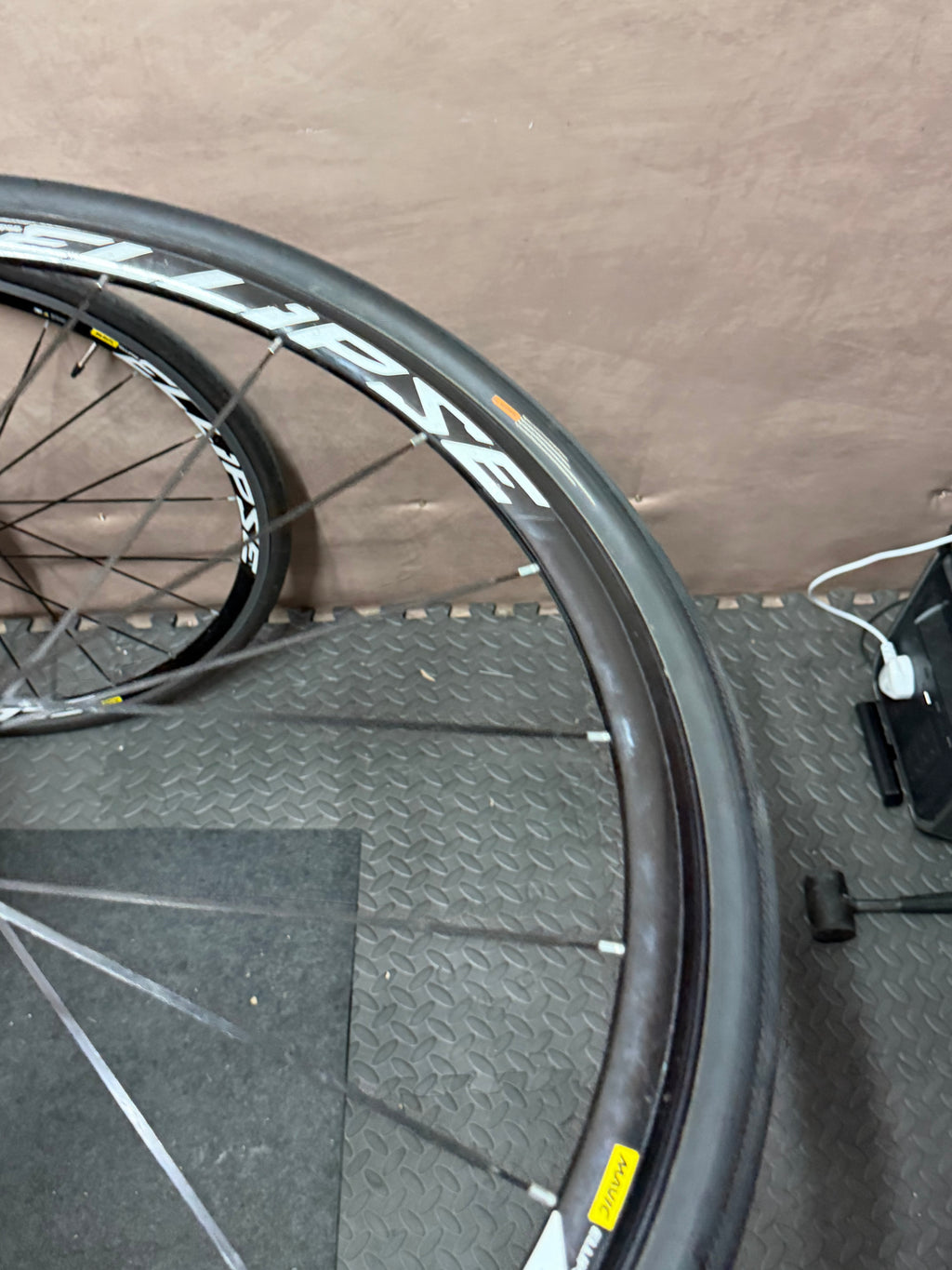 Mavic Ellipse Track Wheelset 700c Clincher Fixed Gear