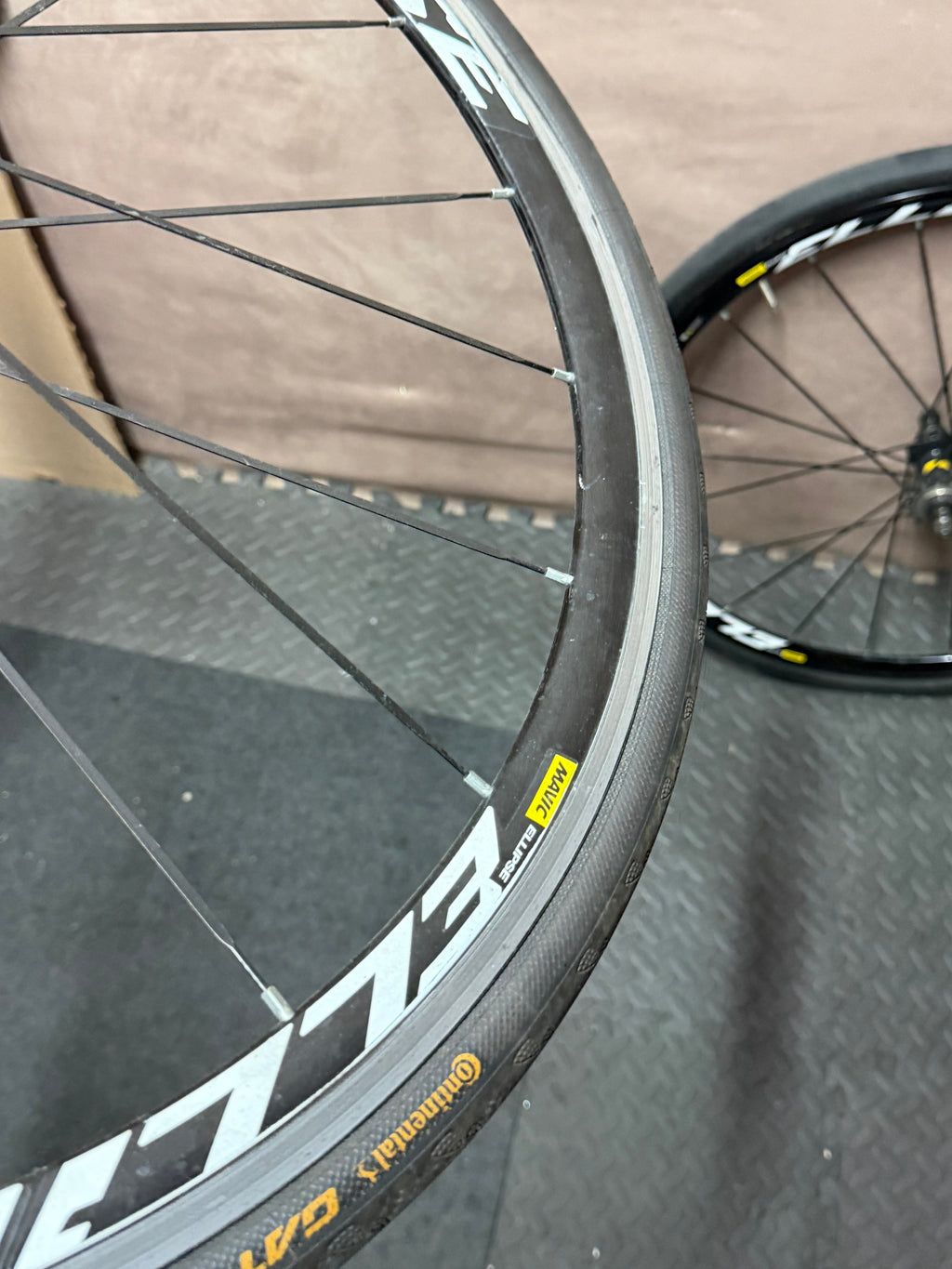 Mavic Ellipse Track Wheelset 700c Clincher Fixed Gear