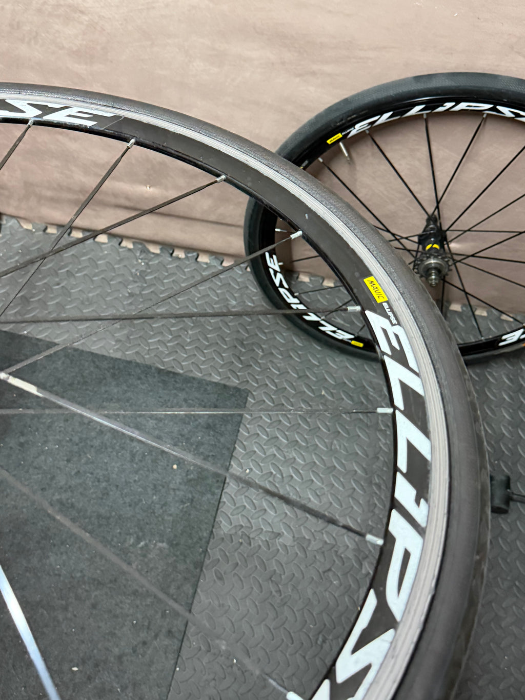 Mavic Ellipse Track Wheelset 700c Clincher Fixed Gear