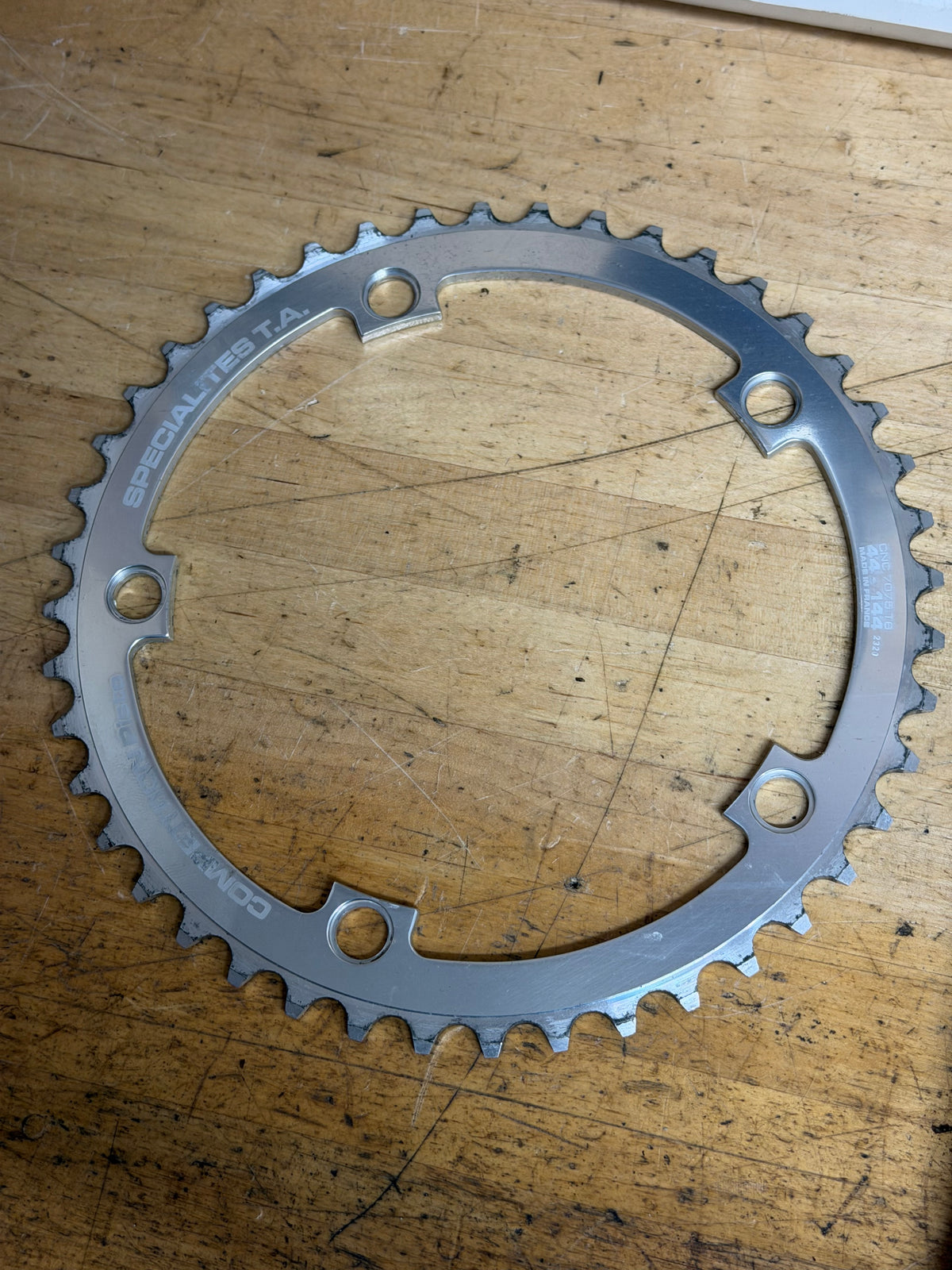 Spécialités TA Track Chainring 44T 144 BCD 1/8"