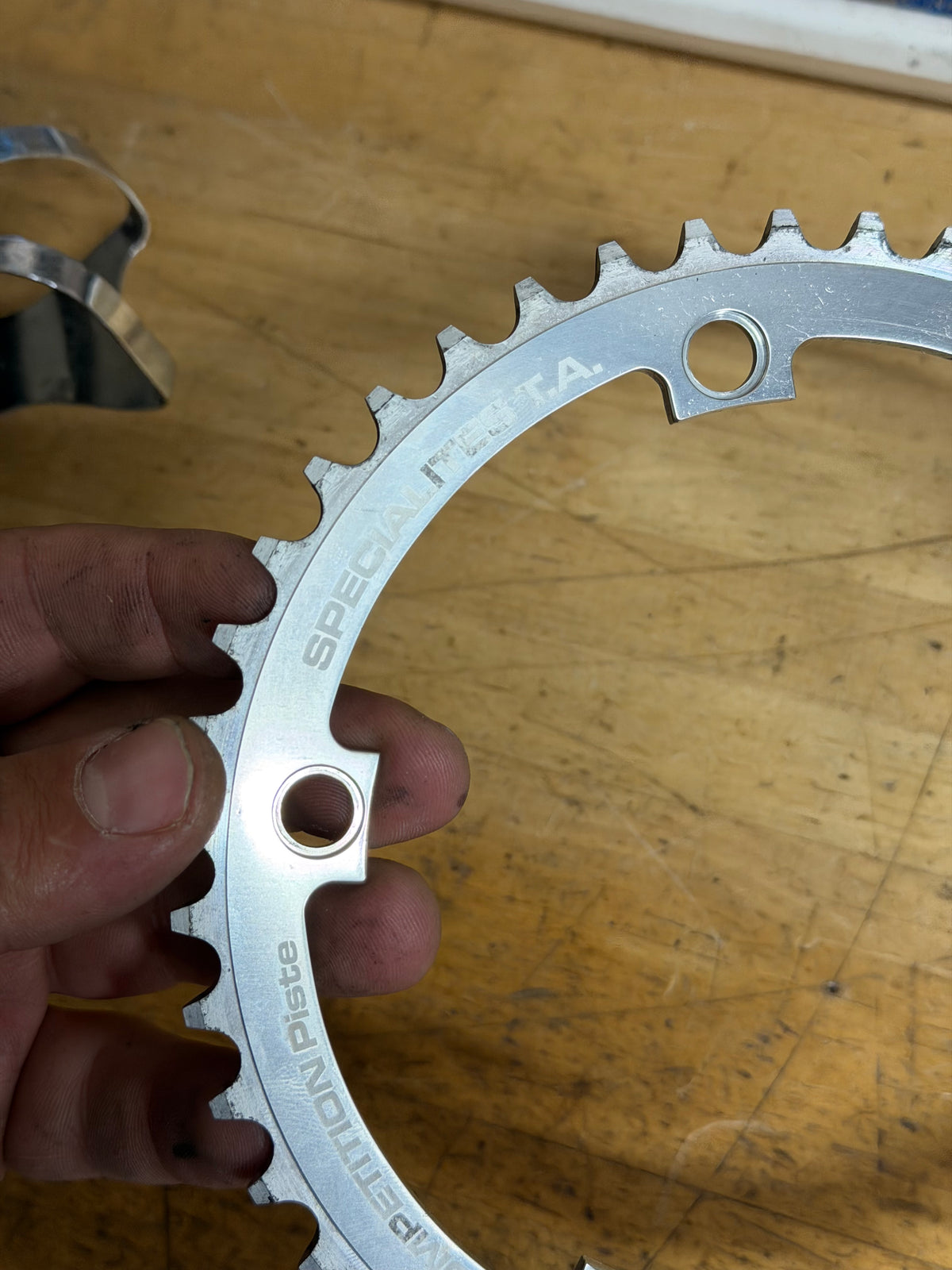 Spécialités TA Track Chainring 44T 144 BCD 1/8"