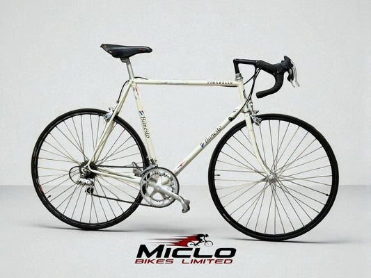 Pinarello Banestro Size Large Campagnolo Groupset Clincher Wheels Road Bike