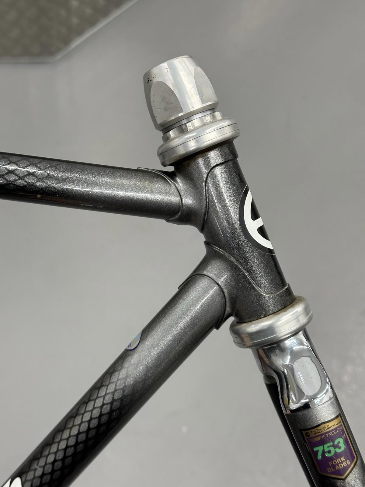 Bosomworth Pursuit Frameset 700/650c Forks Campagnolo Seatpost