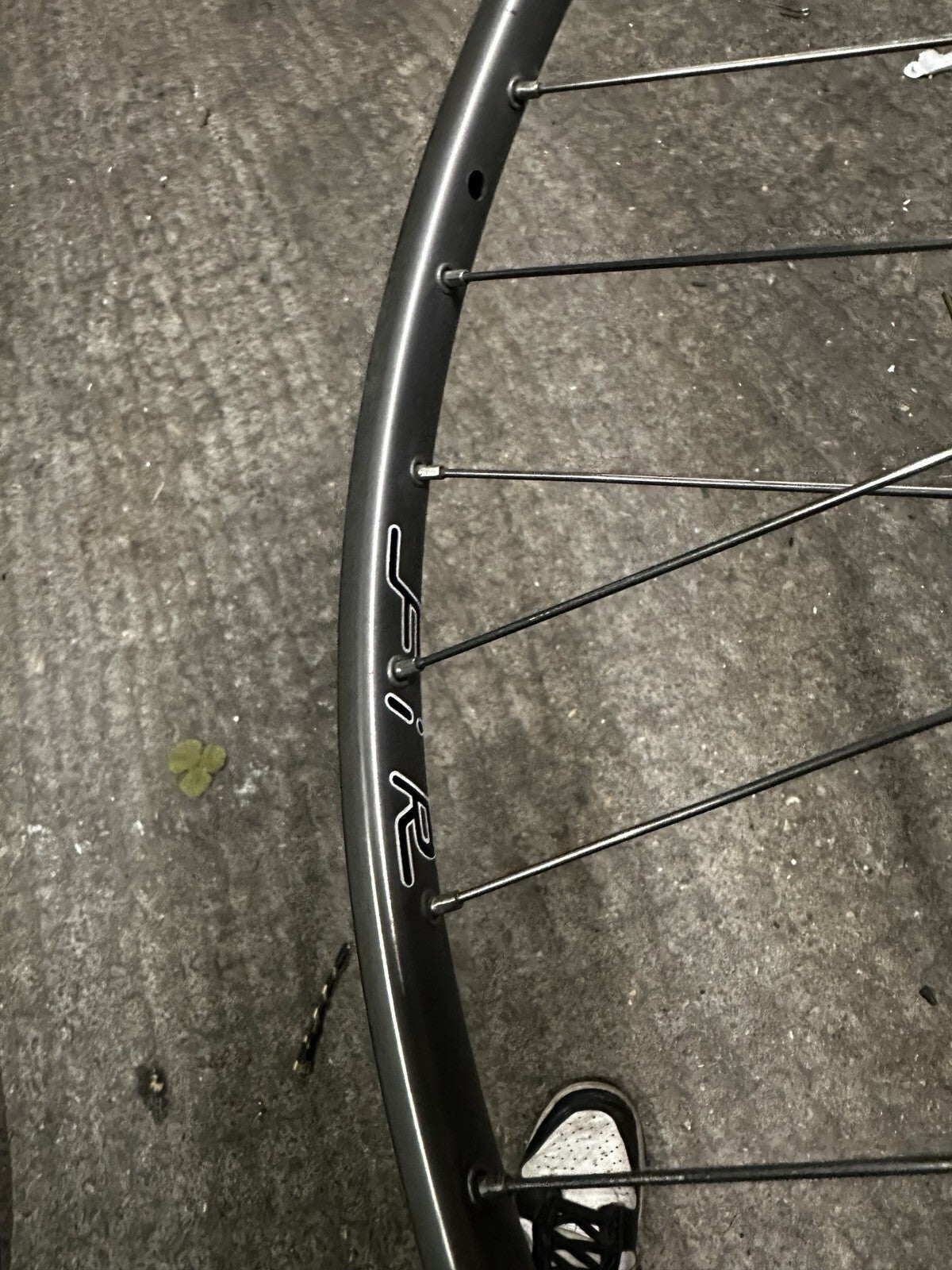 Dura Ace 7600 Front Wheel 650c Rim Tubular Pista - view 9